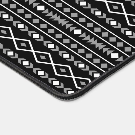 Aztec Shapes Pattern Grau Schwarz Schreibtischunterlage (Ecke)