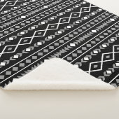 Aztec Shapes Pattern Grau Schwarz Sherpadecke (3/4)