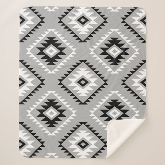 Aztec Style Motif Big Pattern Schwarz-weiß Grau Sherpadecke (Vorderseite)