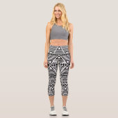 Aztec Tribal Triangle Capri Leggings (Vorderseite)