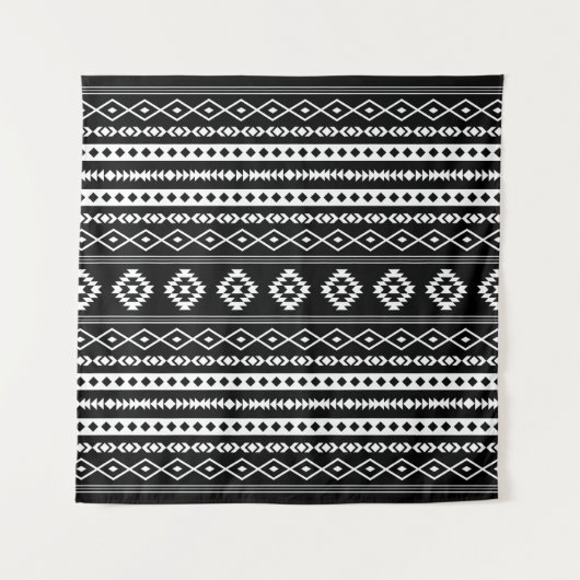 Aztec White on Black Mixed Motifs Pattern Wandteppich (Vorderseite)