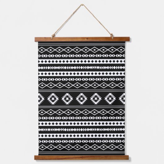 Aztec White on Black Mixed Motifs Pattern Wandteppich Mit Holzrahmen (Vorderseite)