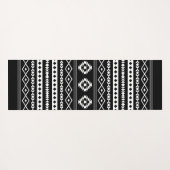 Aztec White on Black Mixed Motifs Pattern Yogamatte (Rückseite (Horizontal))