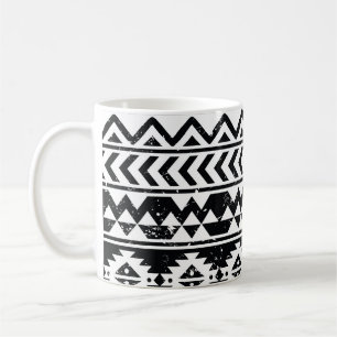 Azteken-Stamm: grunge weiße Muster. Kaffeetasse