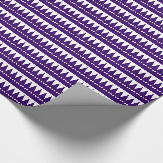 Aztekengebirge - Tief Lila in Weiß Geschenkpapier (Ecke)