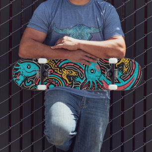 Aztekischer Gott Xolotl kämpft gegen Jaguar-Kampf- Skateboard