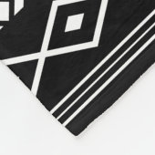 Aztekisches Weiß auf Schwarz-Mixed-Motive-Muster Fleecedecke (Ecke)