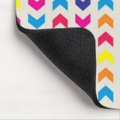 Aztekisches Zickzack buntes Mousepad (Ecke)