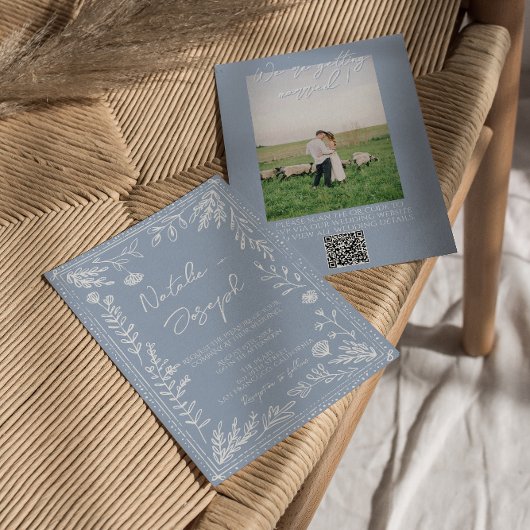 Azurblaue Blumen Botanische QR-Code Foto-Hochzeit Einladung
