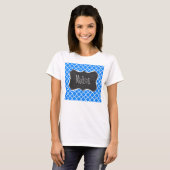Azure Blue Quatrefoil; Retro Chalkboard T-Shirt (Vorne ganz)