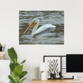 B14 White Pelican on Muddy River Poster (Heimbüro)