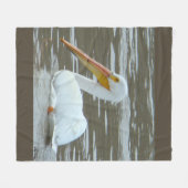 B15 White Pelican on Muddy Water Fleecedecke (Vorderseite (Horizontal))