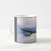 B29, blauer Himmel und Clouds_WWII Flugzeuge Kaffeetasse (Vorderseite Links)