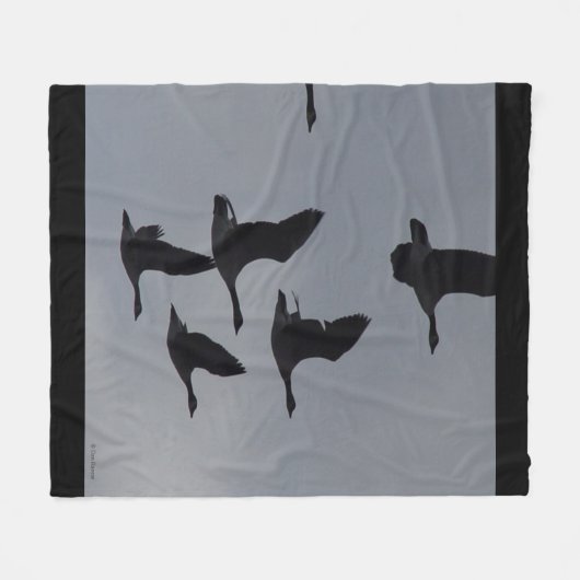 B46 Kanadische Gänse in Silhouette Fleecedecke (Vorderseite (Horizontal))