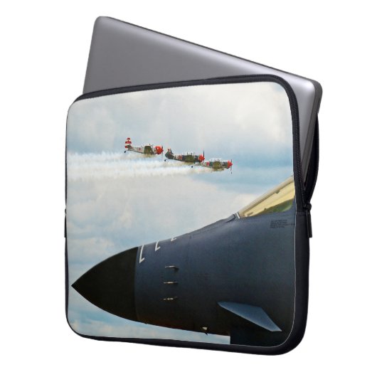 B-1 Bomber- und Kriegskämpfe Laptopschutzhülle (Vorderseite Links)