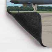B-1B Lancer Bomber am Boden Mousepad (Ecke)