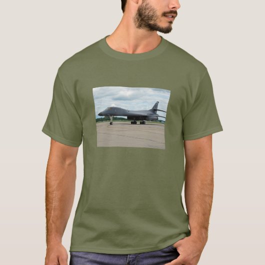 B-1B Lancer Bomber am Boden T-Shirt (Vorderseite)