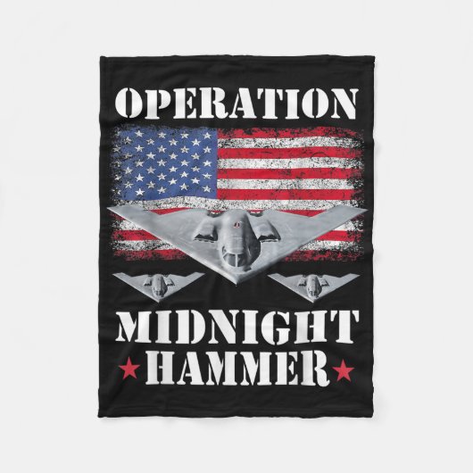 B-2-Tarnkappen-Jäger-Shirt Operation Midnight Hamm Fleecedecke (Vorderseite)