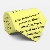 B- F Skinnerzitat Krawatte (Gerollt)