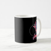 B Fisch American Flag Patriotic Fourth J Kaffeetasse (VorderseiteRechts)
