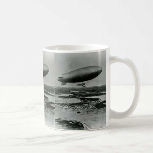 B-klasseschalldichte zelle der Marine, die über Kaffeetasse (Rechts)