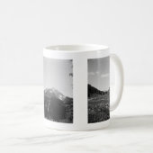 B&W Berge 11 oz Tasse (VorderseiteRechts)