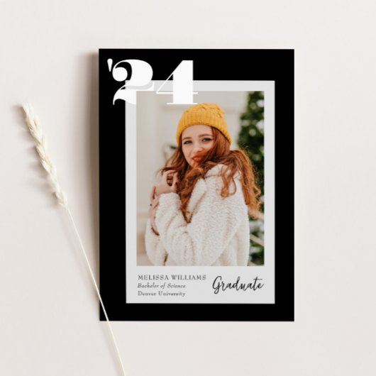 B&W Bold Modern Class of 2024 4 Fotos Abschluss Einladung