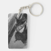 B&W - Cat Drinks Schlüsselanhänger (Rückseite)