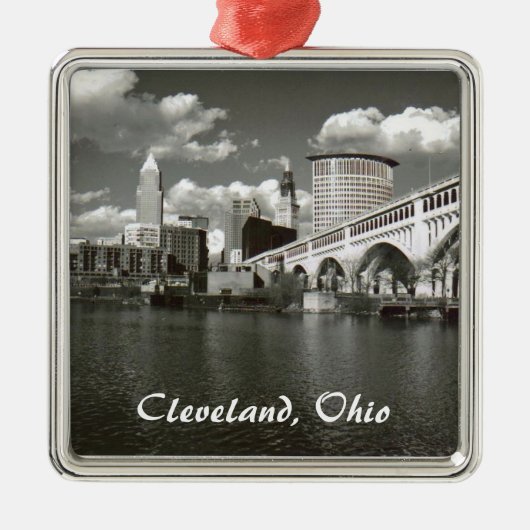B/W Cleveland Ornament (Vorne)