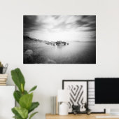 B&W lange Exposition eines Strandes in Rabac, Kroa Poster (Heimbüro)