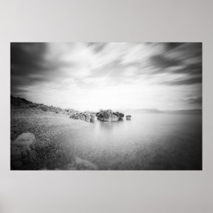 B&W lange Exposition eines Strandes in Rabac, Kroa Poster