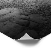 B&W lange Exposition eines Strandes in Rabac, Kroa Poster (Ecke)