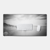 B&W lange Exposition eines Strandes in Rabac, Kroa Schreibtischunterlage (Tastatur & Maus)
