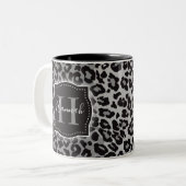 B & W Leopard Muster mit/ Custom Monogram & Name Zweifarbige Tasse (Vorderseite Links)