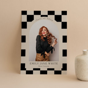 B&W Retro Checkered Arch Classic Foto Abschluss Einladung