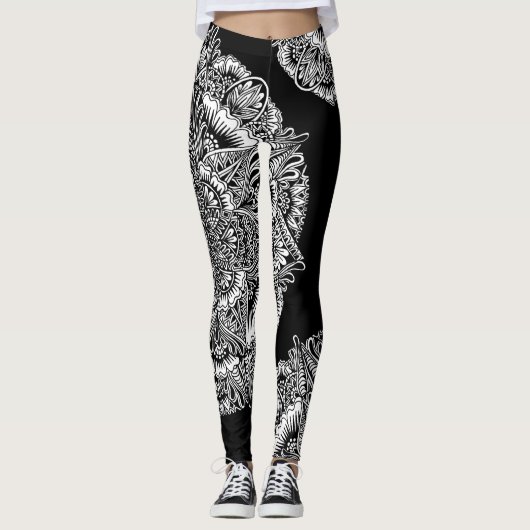B&W Rundschreiben-Mandala Leggings (Vorderseite)