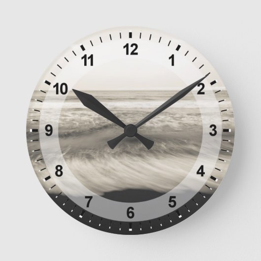 B&W seascape, Hawaii Runde Wanduhr (Vorderseite)