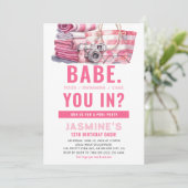 BABE Pink Pool Party Girl Geburtstag Einladung (Stehend Vorderseite)