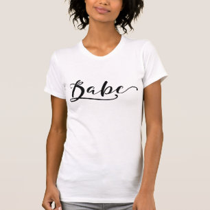 BABE Trendige schwarze Schrift Kalligrafie Modern  T-Shirt