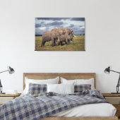 Baby African Elephant mit Familie Leinwanddruck (Insitu (Schlafzimmer))