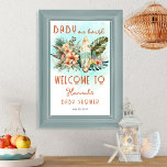 Baby an Bord Tropical Surf Neutral Baby Dusche Poster<br><div class="desc">Gender neutrale Baby Dusche Einladungs-Design, das gut für einen Jungen oder ein Mädchen funktioniert. Die tropische botanische Surfszene bietet im Sommer ein Surfthema mit Blumen- und Monstera-Hibiskus und Palmen. Design hat ein ozeanisches Strandstadtlebnis in Pfirsichtönen, Rosa, Terrakotta und Aqua mit Salbei grün bis aquamarine Vegetation. Gegenüber von Holiday Hearts Designs....</div>