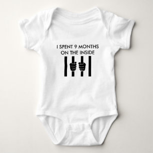 Baby auf dem Innere Strampler