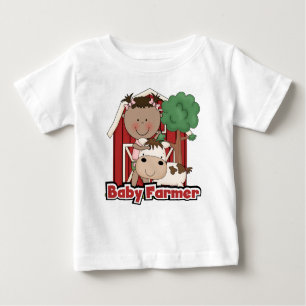Baby-Bauer mit Kuh-T-Shirts und Geschenken Baby T-shirt