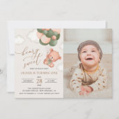 Baby Bear, Grüne Balloons, erster Geburtstag Einladung (Vorderseite)