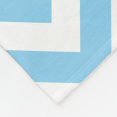 Baby Blau und Weiß große, horizontale Zickzack Fleecedecke (Ecke)
