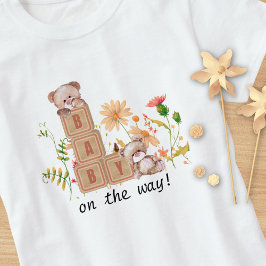 Baby Blocks, Bären und Wildblumen Mama-to-be T-Shirt