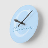 Baby-Blue Custom Monogram for Baby/Child's Room Runde Wanduhr (Winkel)