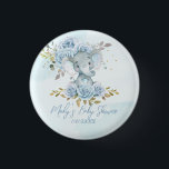 Baby Blue Floral Niedlich Elephant Boy Baby Dusche Button<br><div class="desc">Dieses niedliche Baby bläulich-florale Elefanten Baby Dusche rund Abzeichen mit Ihrer eigenen Formulierung einfach und schnell. Klicken Sie einfach auf die Schaltfläche Bearbeiten mithilfe von Entwurfswerkzeugen, um Text, Wortlaut, Stil des Schriftartes, Größe des Schriftartes, Farbe des Schriftartes weiter zu bearbeiten, mehr Text hinzuzufügen, Bilder zu verschieben oder zu entfernen. Mit...</div>