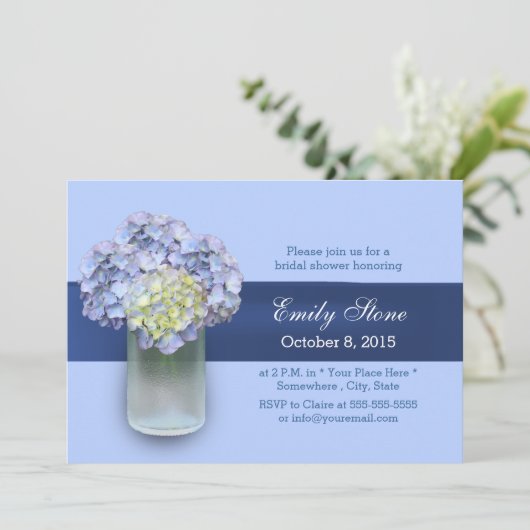 Baby Blue Hydrangea Mason Jar Brautparty Einladung (Stehend Vorderseite)