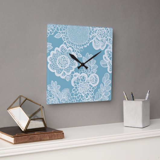 Baby Blue Lace AI art Quadratische Wanduhr (Büro)
